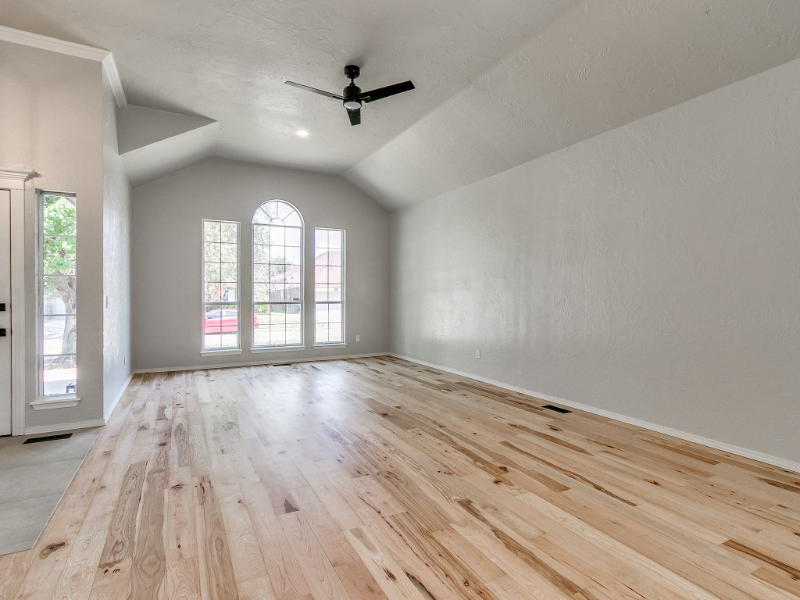 12013 Blueway Ave - Photo 3 of 20