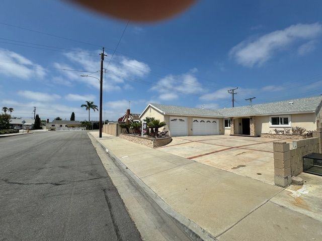 8381 Polder Cir - Photo 2 of 25