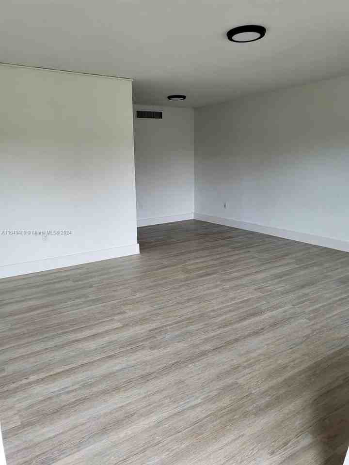 14100 Nw 6th Ct #109 - Photo 4 of 6