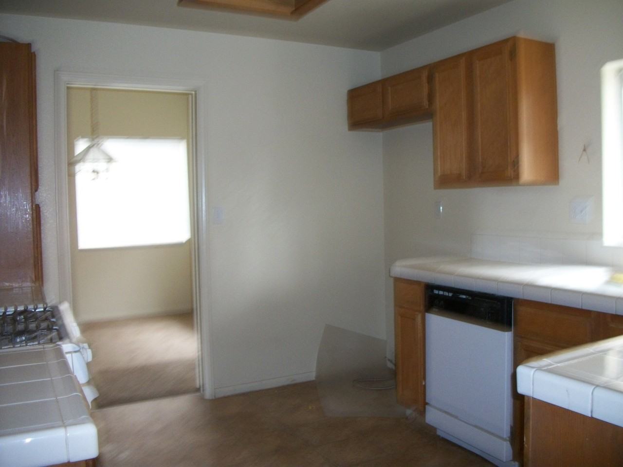 1719 Mesquite Ct - Photo 4 of 9