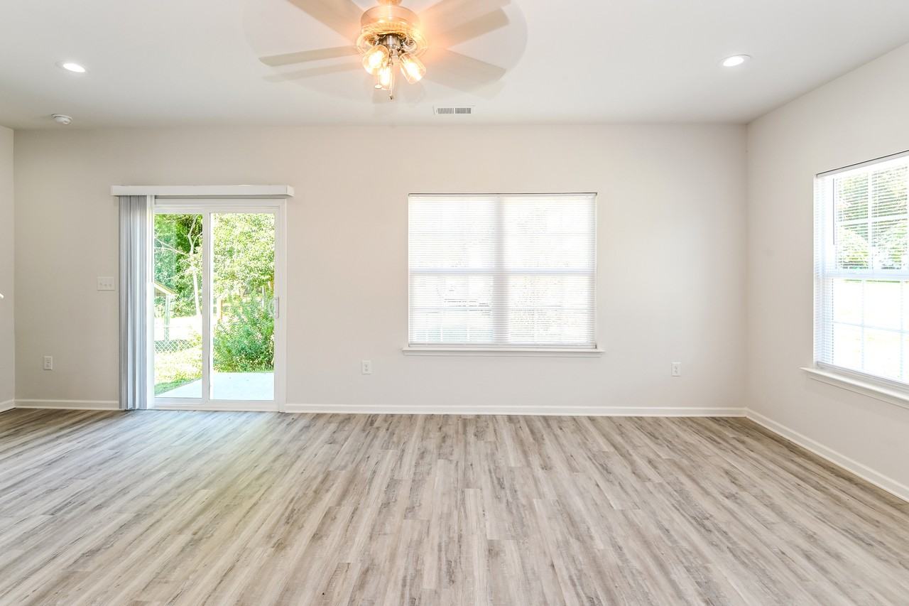 7117 Plott Rd - Photo 3 of 17