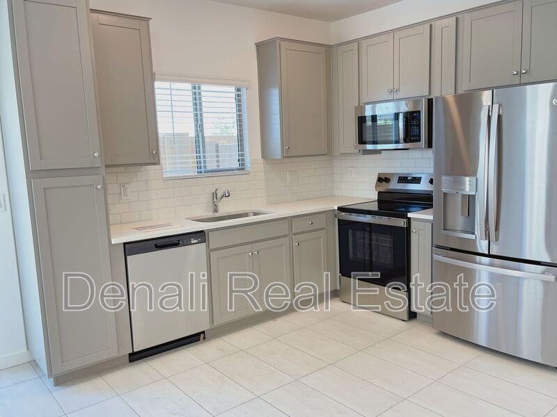 28065 North 28th Avenue - Photo 3 of 23