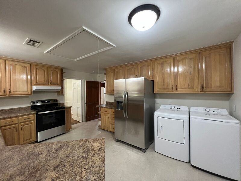 551 S Goodlett St - Photo 3 of 19