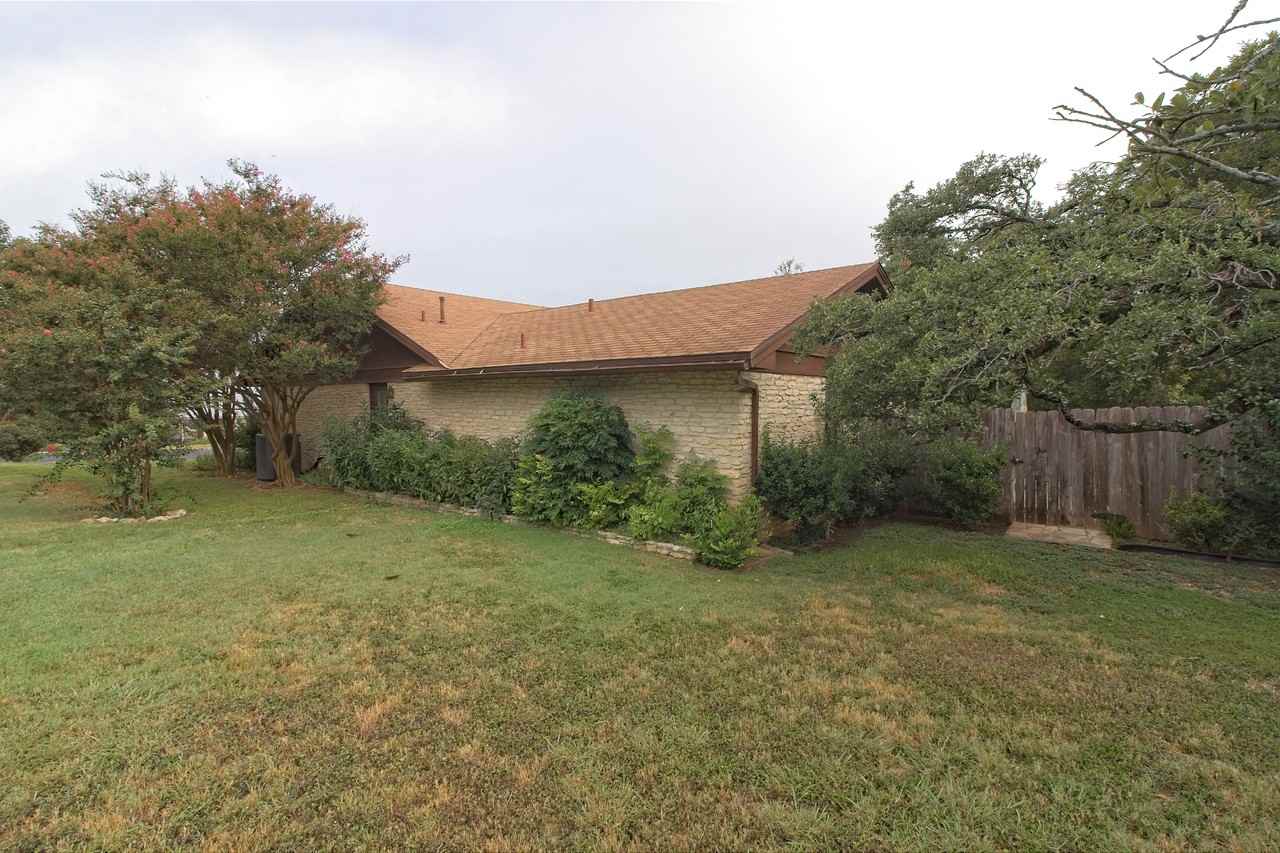 400 Deepwood Dr - Photo 3 of 37