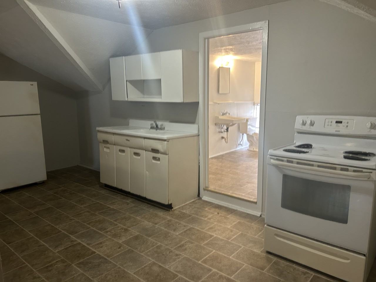 2912 10Th Ave - Photo 2 of 6
