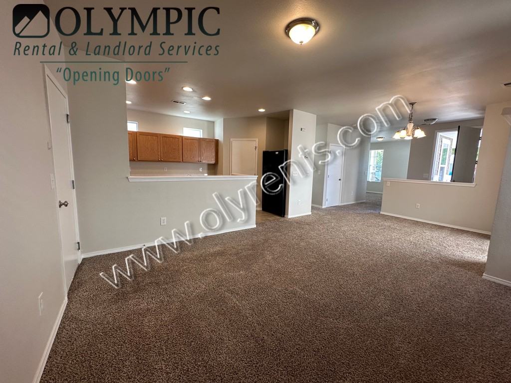 4312 Edgewater Blvd Ne - Photo 3 of 23