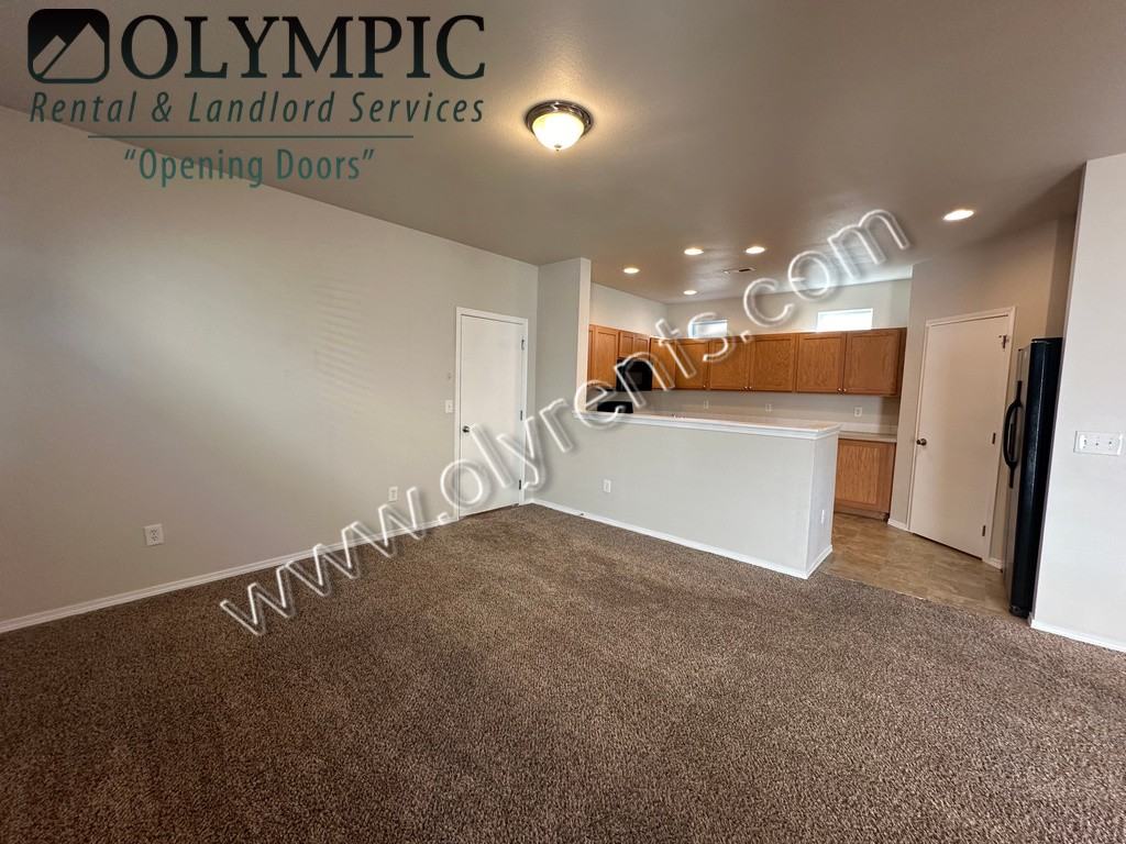 4312 Edgewater Blvd Ne - Photo 4 of 23