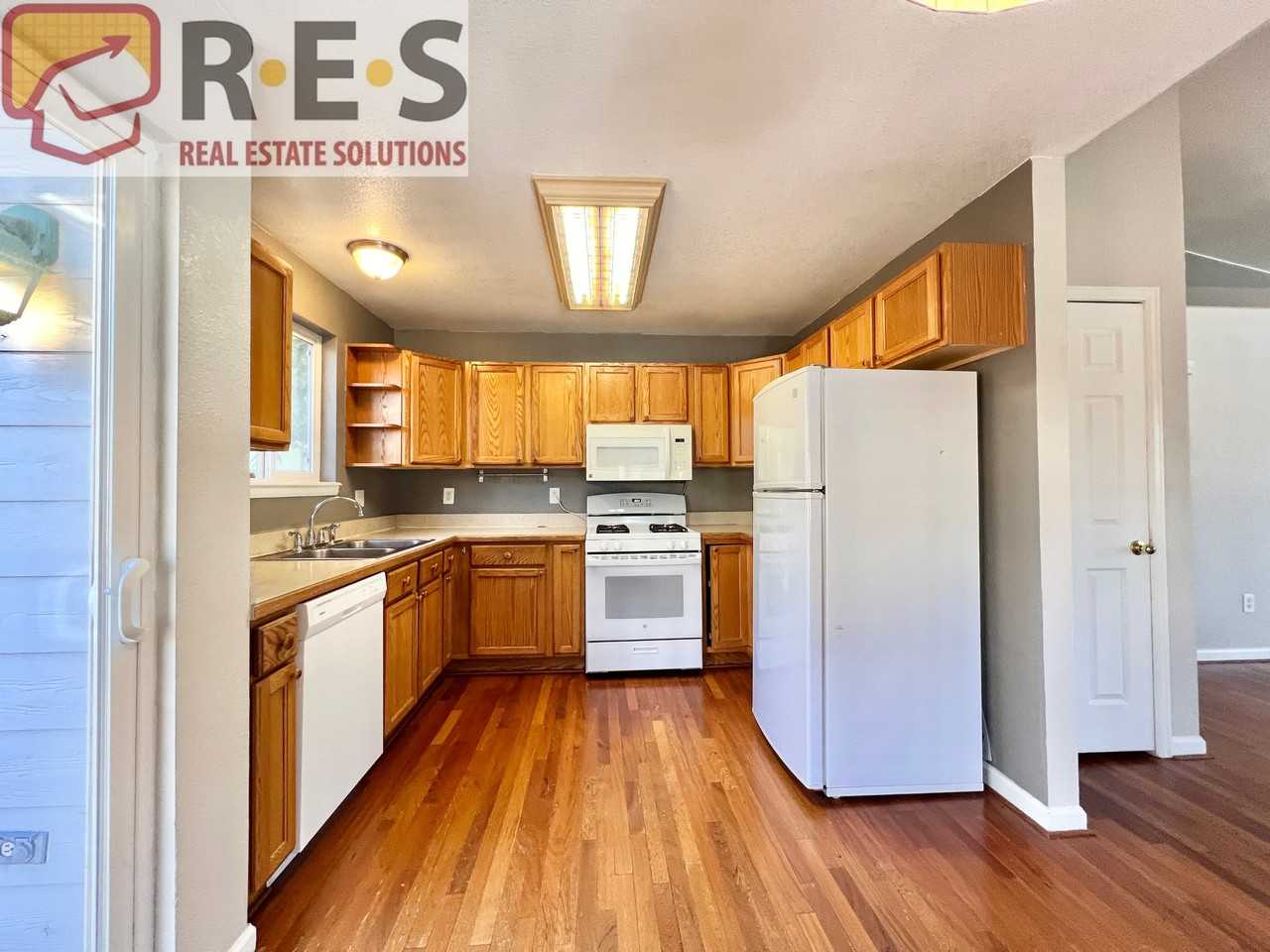 1617 W 39th Ave - Photo 4 of 17