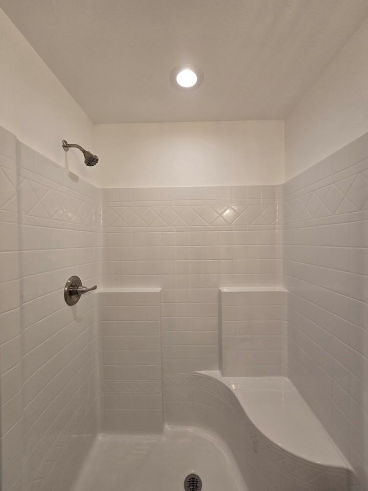 1529 Ne 11th St - Photo 3 of 13