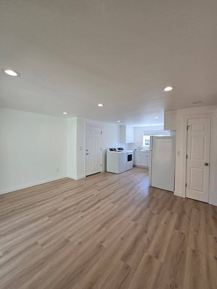 1531 Ne 11th St - Photo 6 of 19