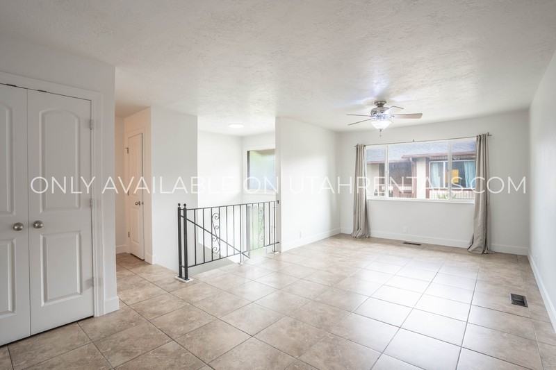 338 Cedarwood Dr - Photo 4 of 31