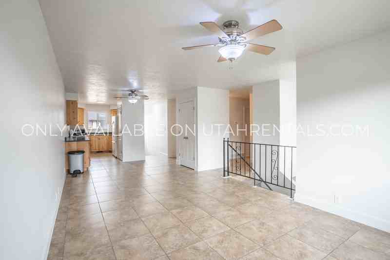 338 Cedarwood Dr - Photo 5 of 31