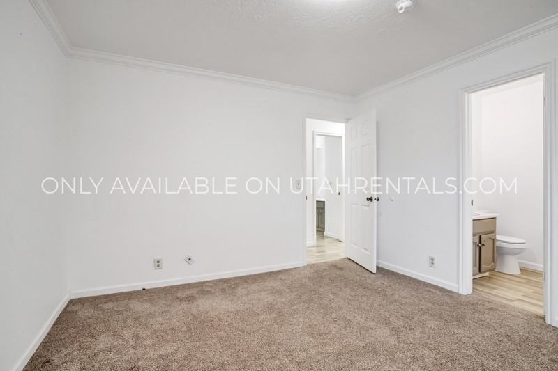 1639 Woodland Dr - Photo 7 of 21