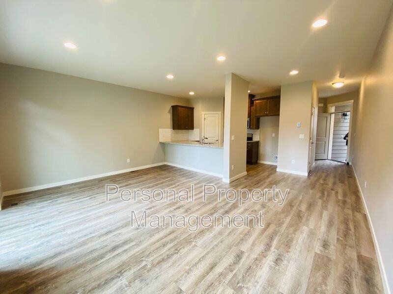 6009 Ne 105th Ave #A - Photo 3 of 16