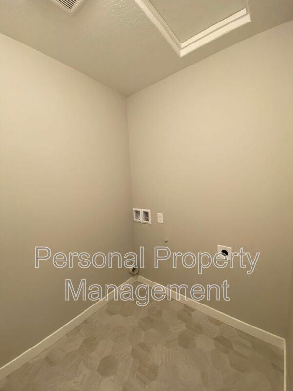 6009 Ne 105th Ave #A - Photo 5 of 16