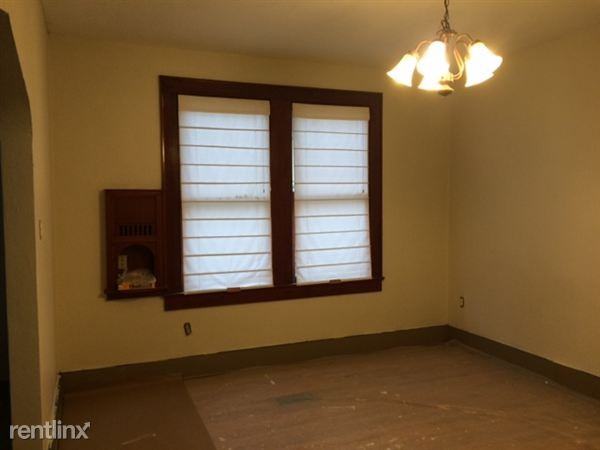 656 N 8th St - Photo 3 of 10