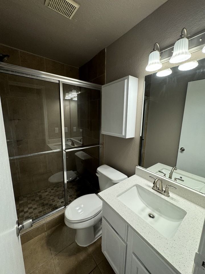 722 Stonecroft Cir #NA - Photo 5 of 7