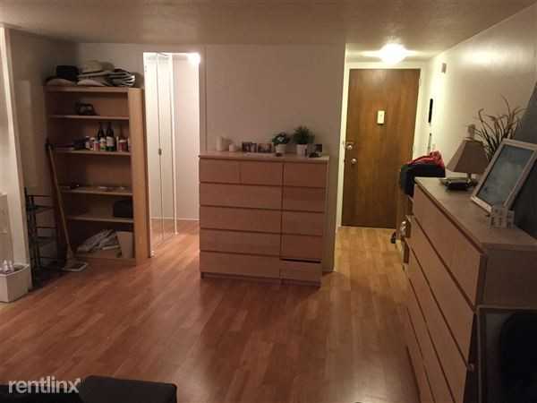 Parkway Towers - Photo 3 of 5