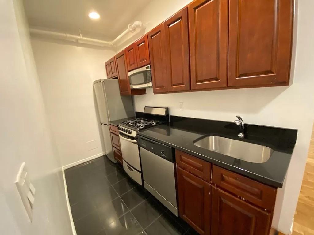 Lafayette St #1F - Photo 2 of 10