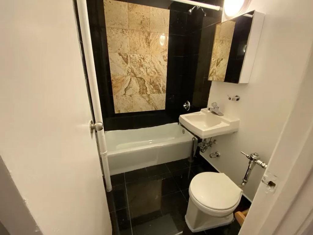 Lafayette St #1F - Photo 4 of 10