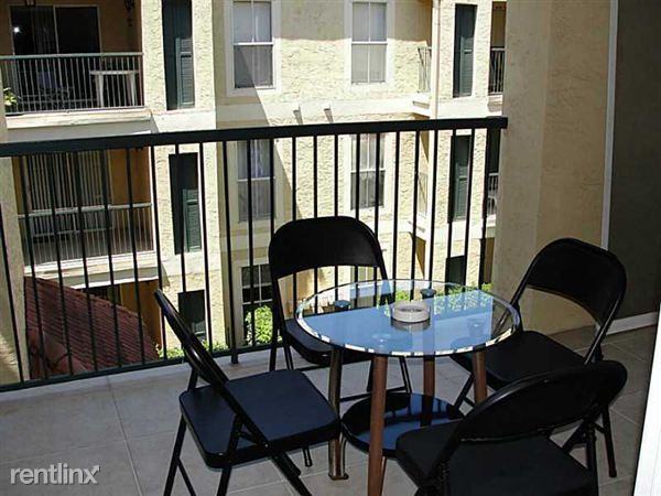 733 Riverside Dr - Photo 3 of 4