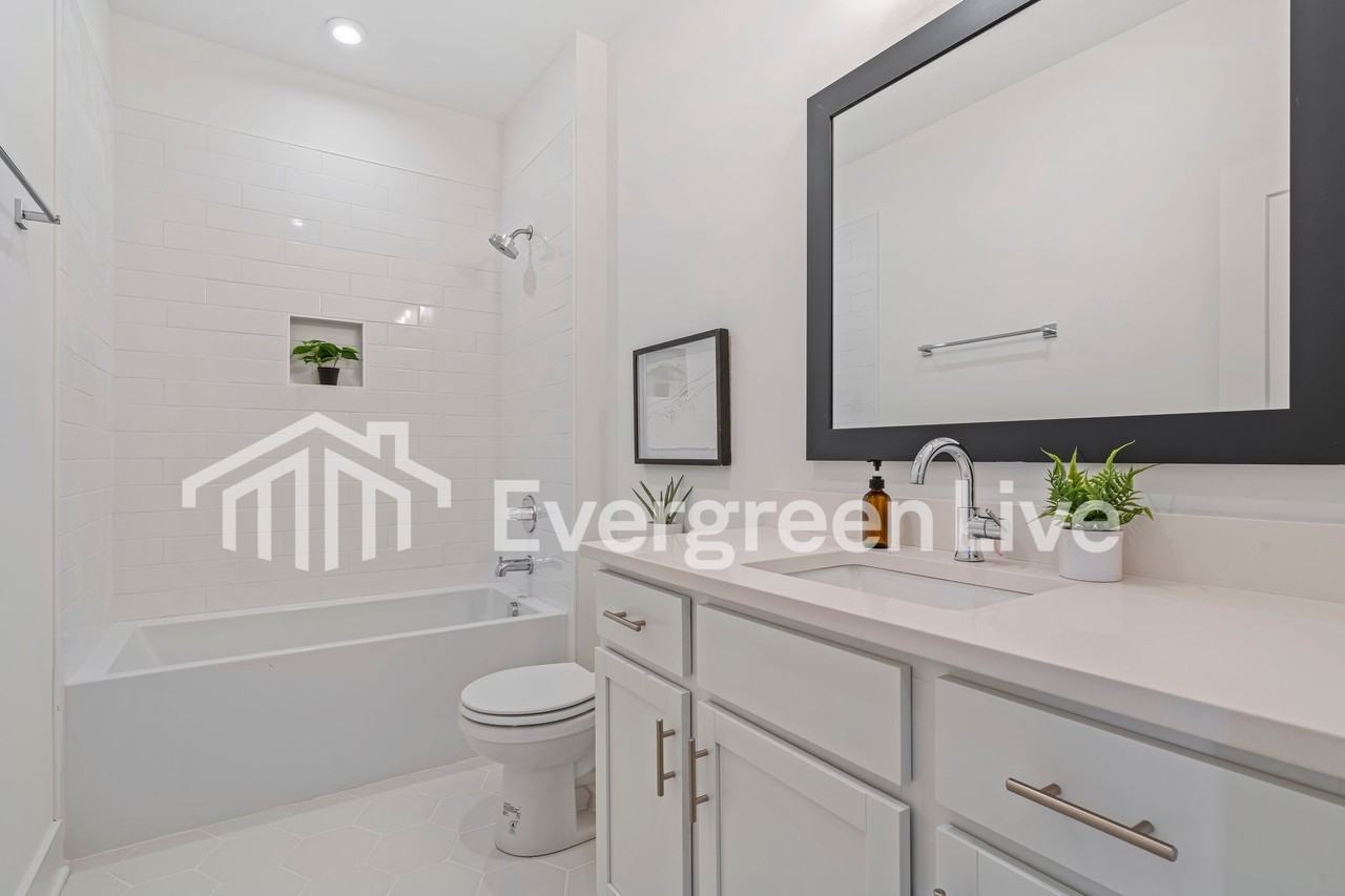 168 Leggo Ave - Photo 4 of 39