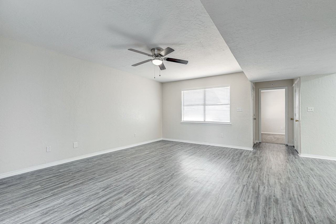 2904 Nw 45th Pl #2904A - Photo 6 of 35