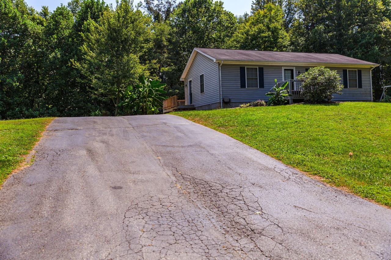 1076 Old Station Loop - Photo 4 of 50