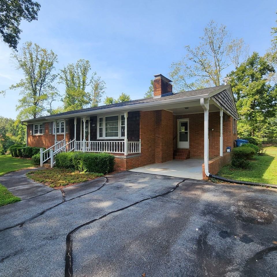 8610 Adkins Rd - Photo 2 of 19