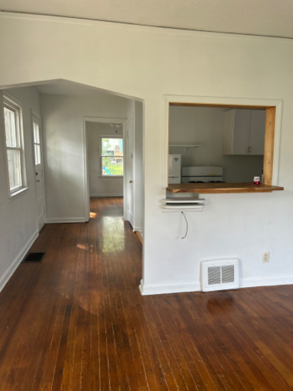 2602 40th Pl - Photo 3 of 6