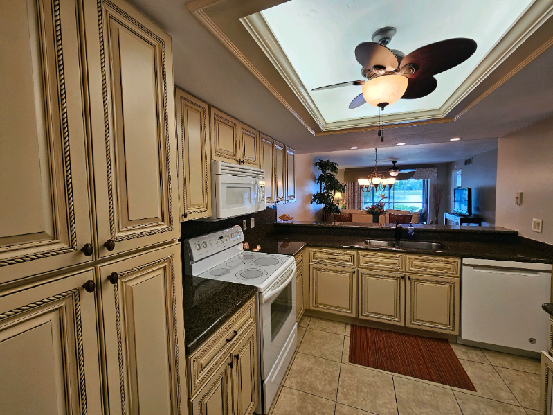 13091 Cross Creek Blvd #304 - Photo 2 of 11