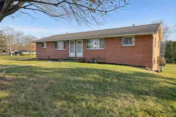 12630 Lakeridge St Nw - Photo 2 of 15