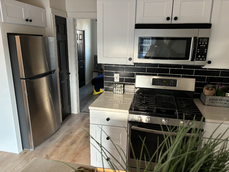 248 E A St - Photo 3 of 10