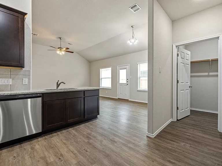 5503 Haven Spgs #2 - Photo 5 of 19