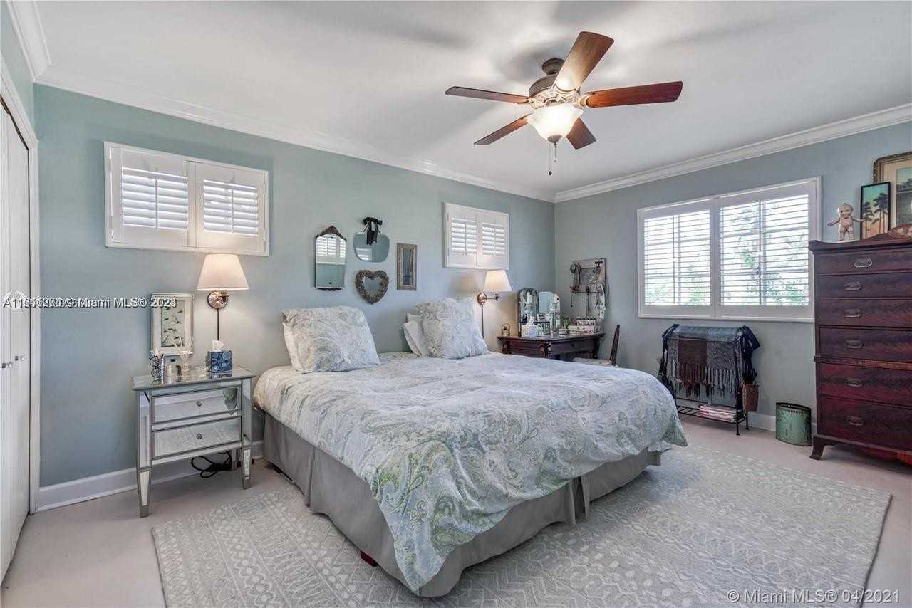 1124 Ne 89th St #NA - Photo 3 of 13