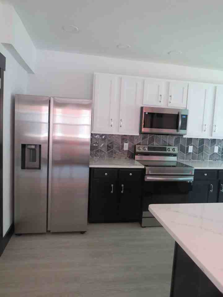 2307 N Franklin St #NA - Photo 2 of 25