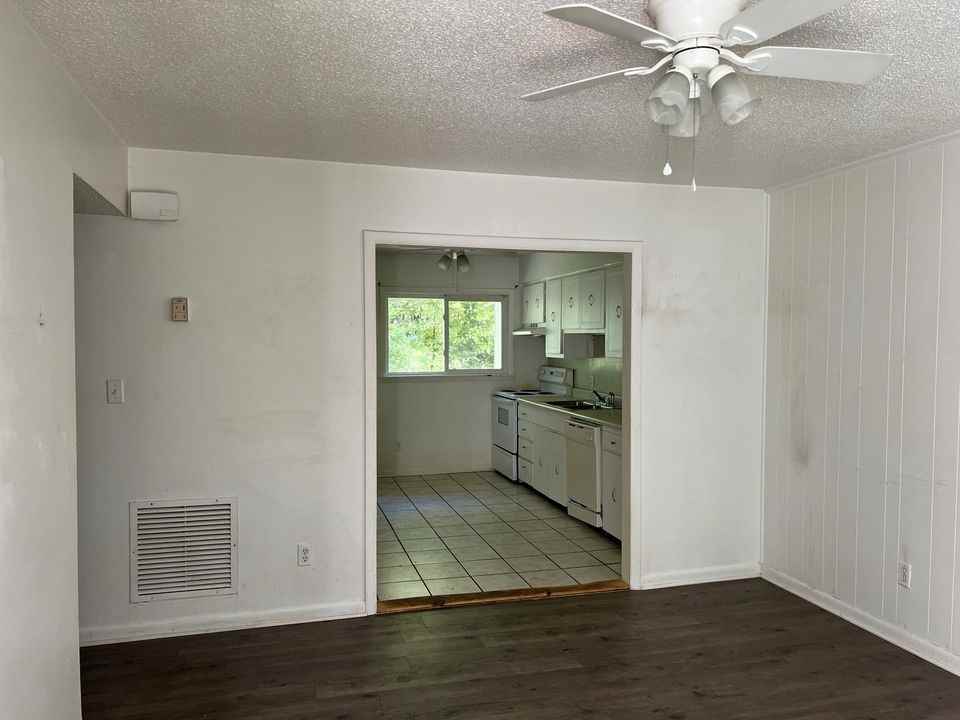 127 Whispering Oaks Ln #10 - Photo 5 of 13