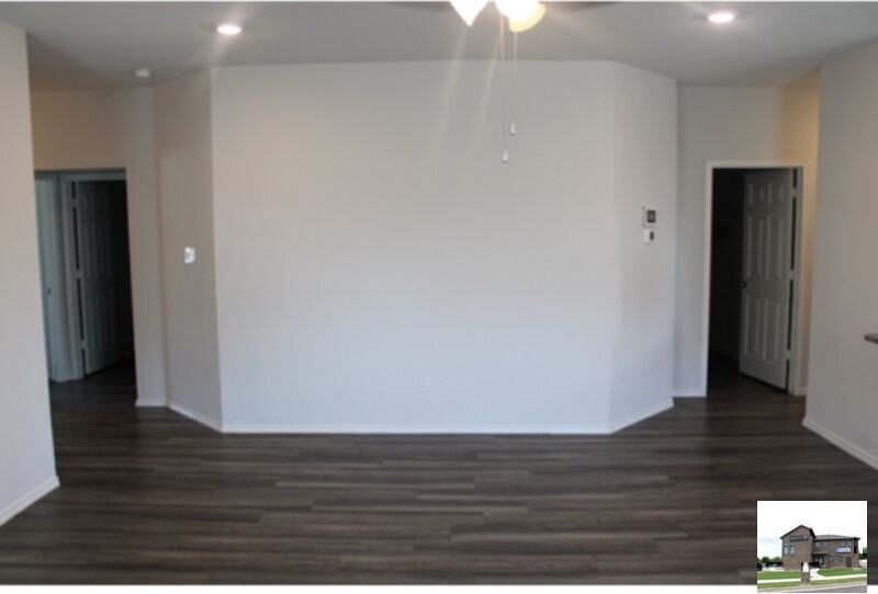 408 Paddock Ln - Photo 3 of 14