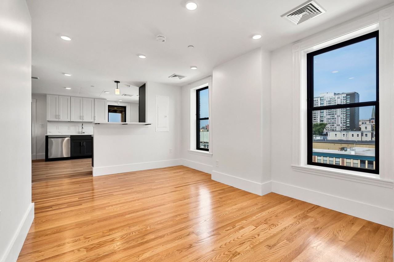 434 - 440 Massachusetts Ave. - Photo 3 of 18