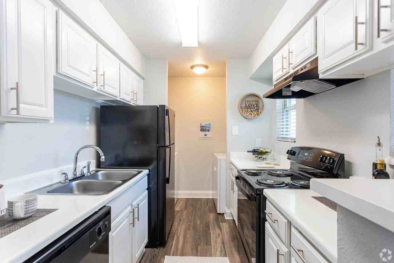 Retreat at Barton Creek - Photo 4 of 32