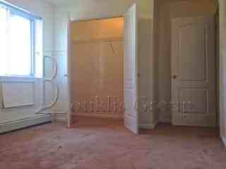 920 Hollywood Ave #2 - Photo 3 of 4