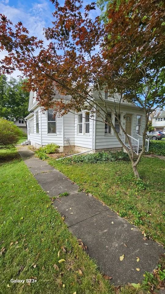 415 N Maple Ave - Photo 3 of 20