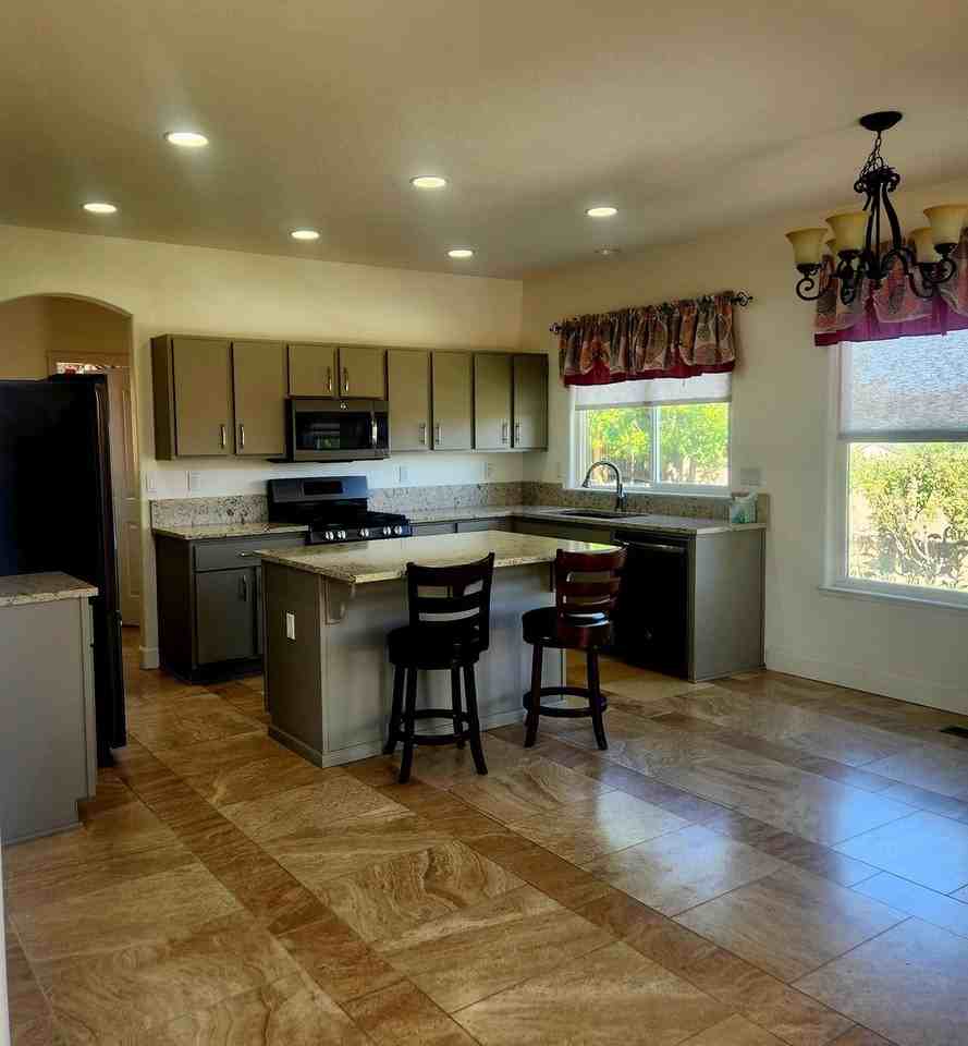 2621 New Ridge Dr - Photo 2 of 8