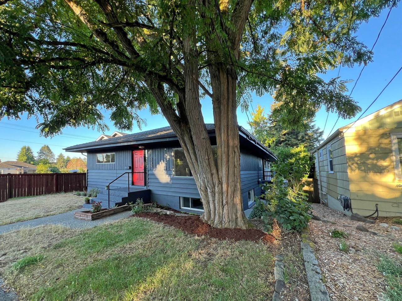 5949 48th Ave Sw - Photo 2 of 50