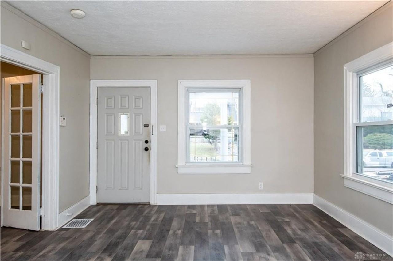 1253 Windsor Ave - Photo 3 of 12