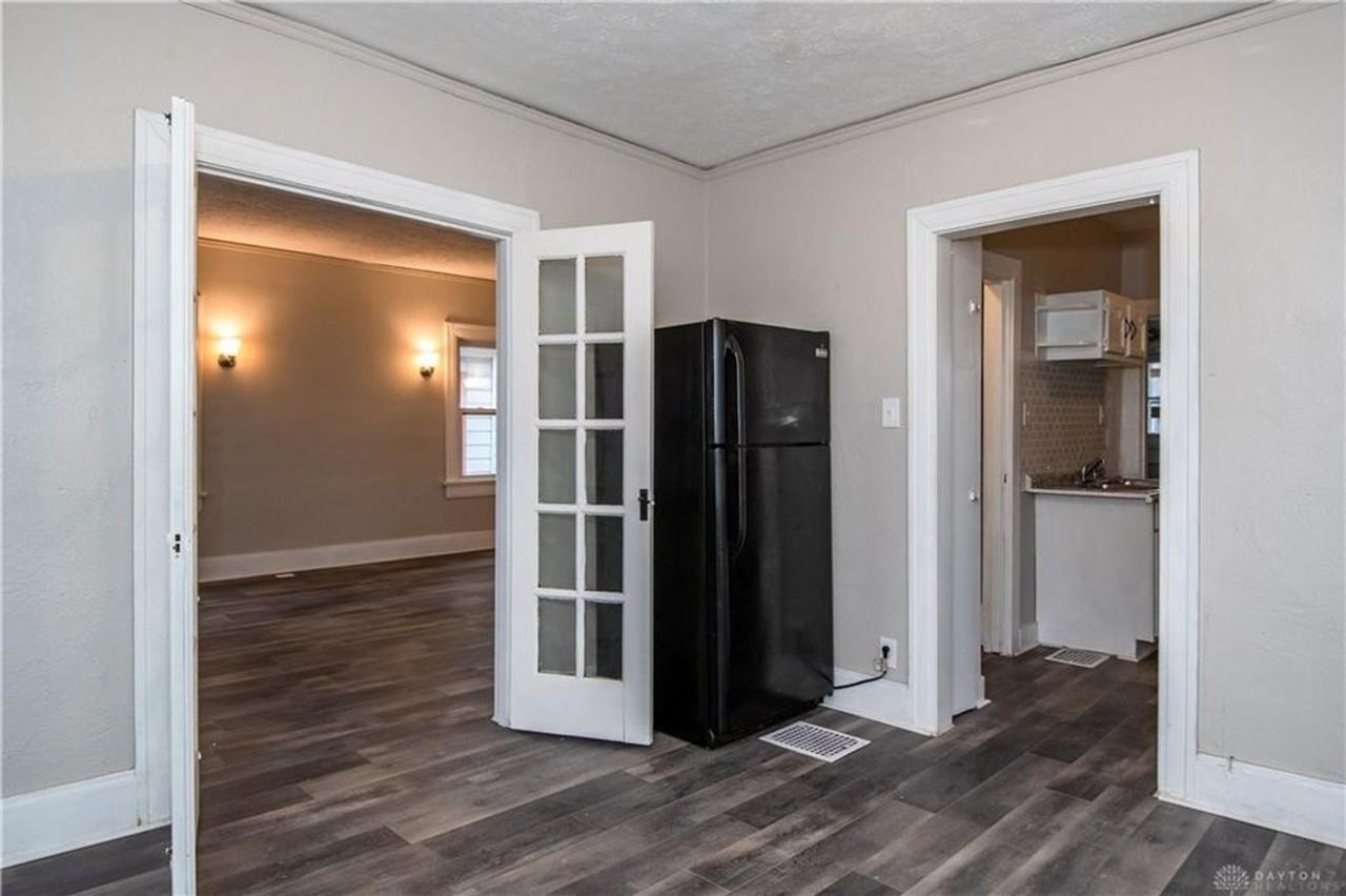 1253 Windsor Ave - Photo 6 of 12