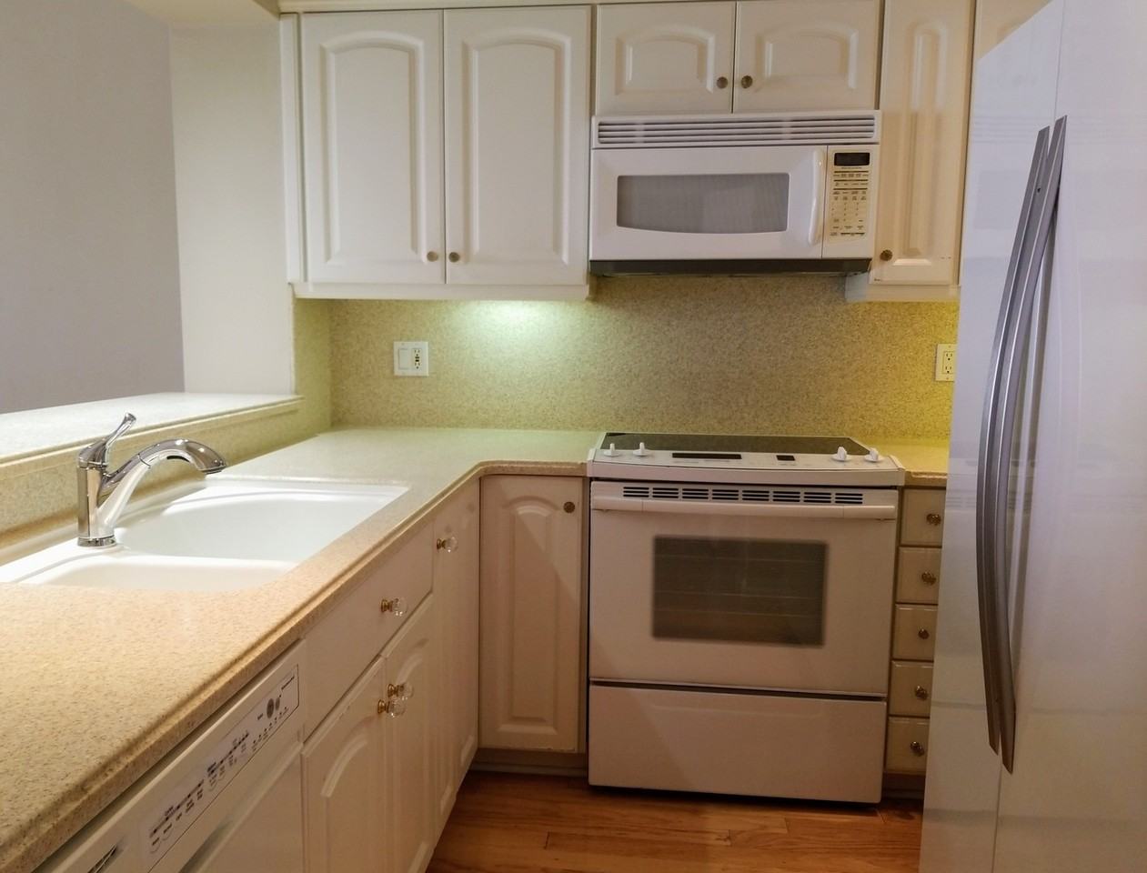 655 Columbia St #212 - Photo 7 of 18