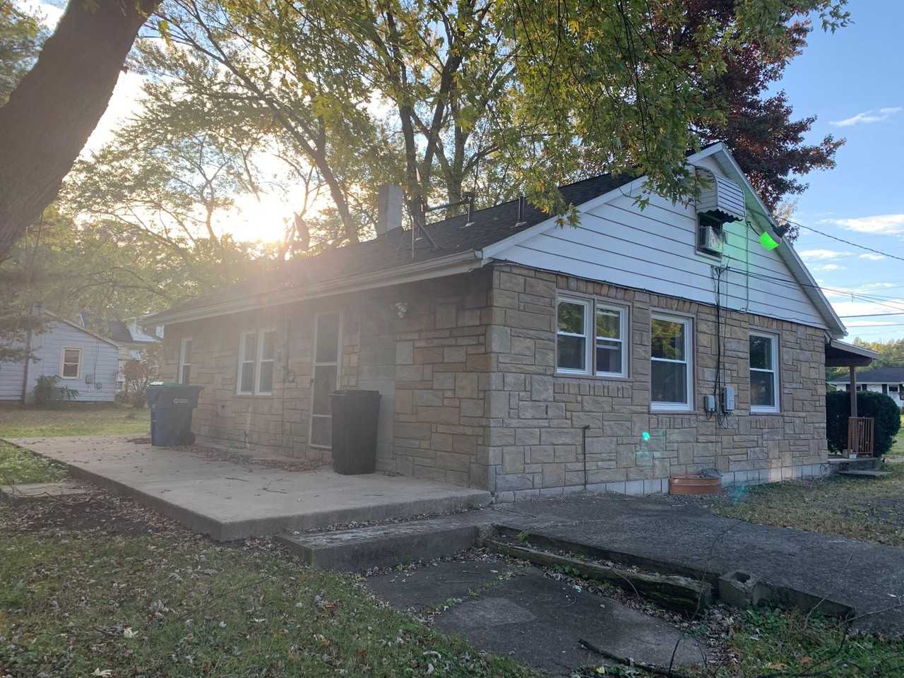 230 Laurel Street - Photo 2 of 15