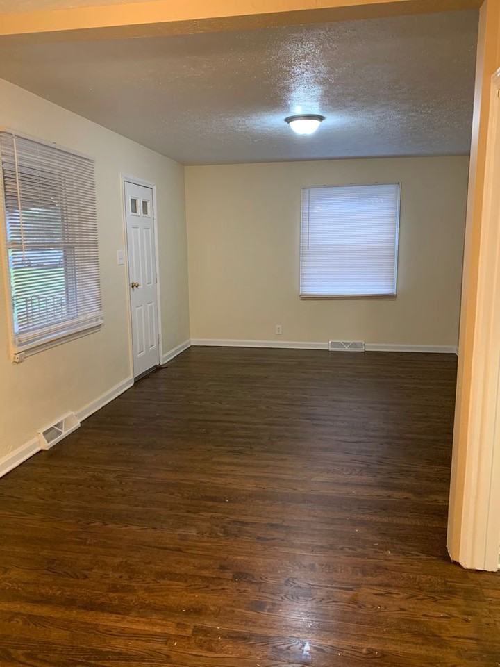 230 Laurel Street - Photo 5 of 15