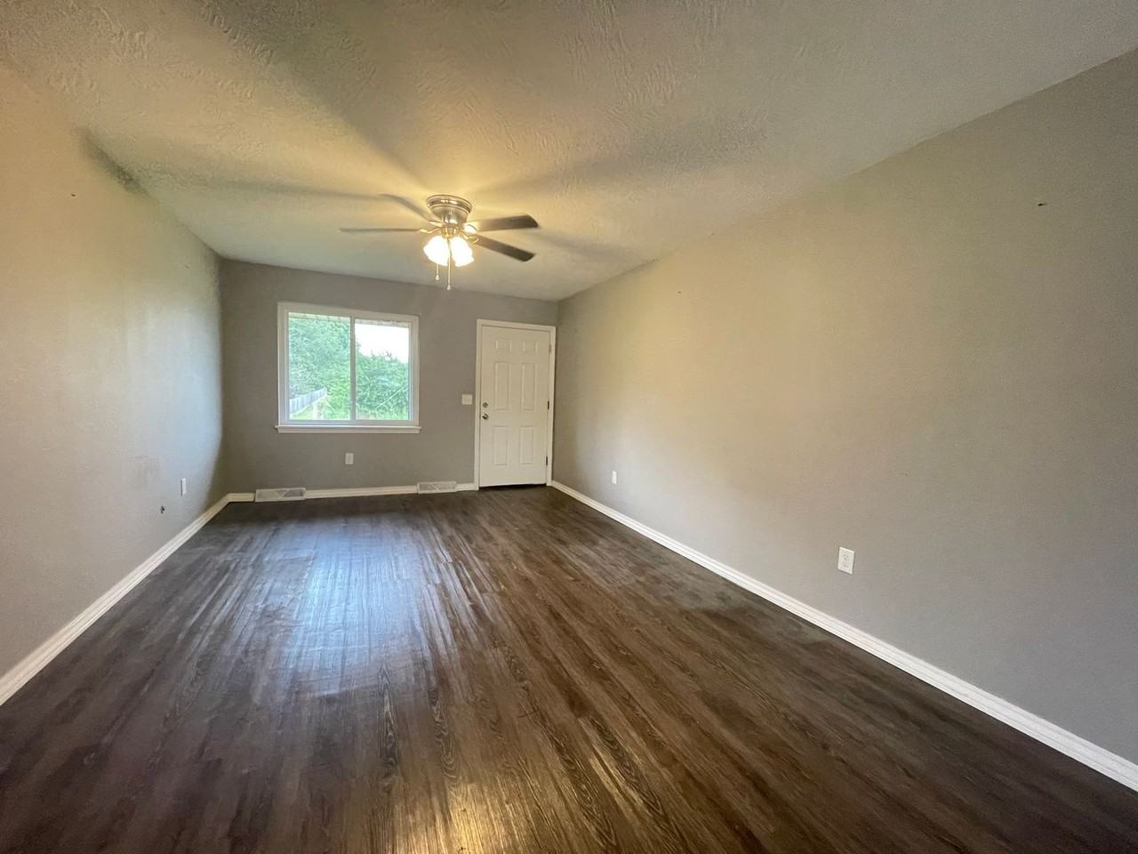4529 W 3rd St - Photo 5 of 8